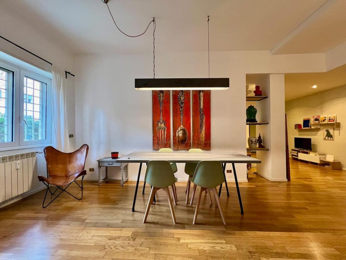 Stylish With Private Parking, Garden And Metro Apartment Rome