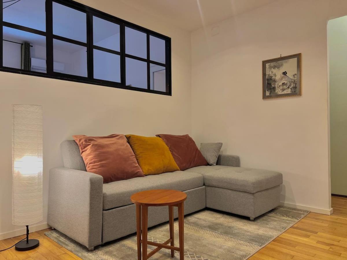 Appartamento Stylish With Private Parking, Garden And Metro Roma